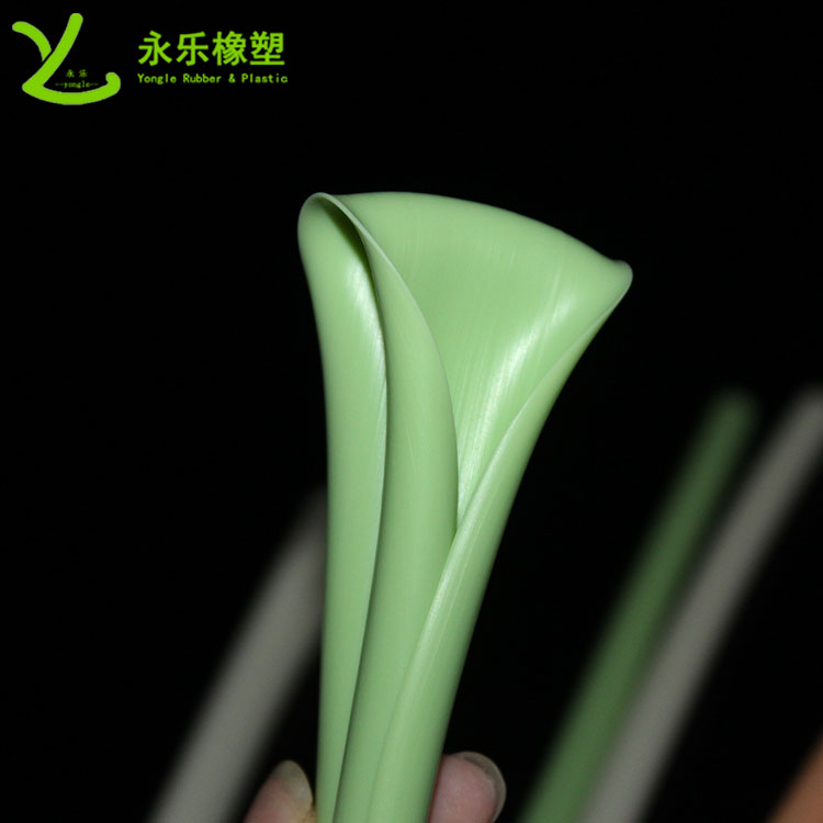 硅膠吸管，擠出異形硅膠吸管，食品級(jí)硅膠吸管